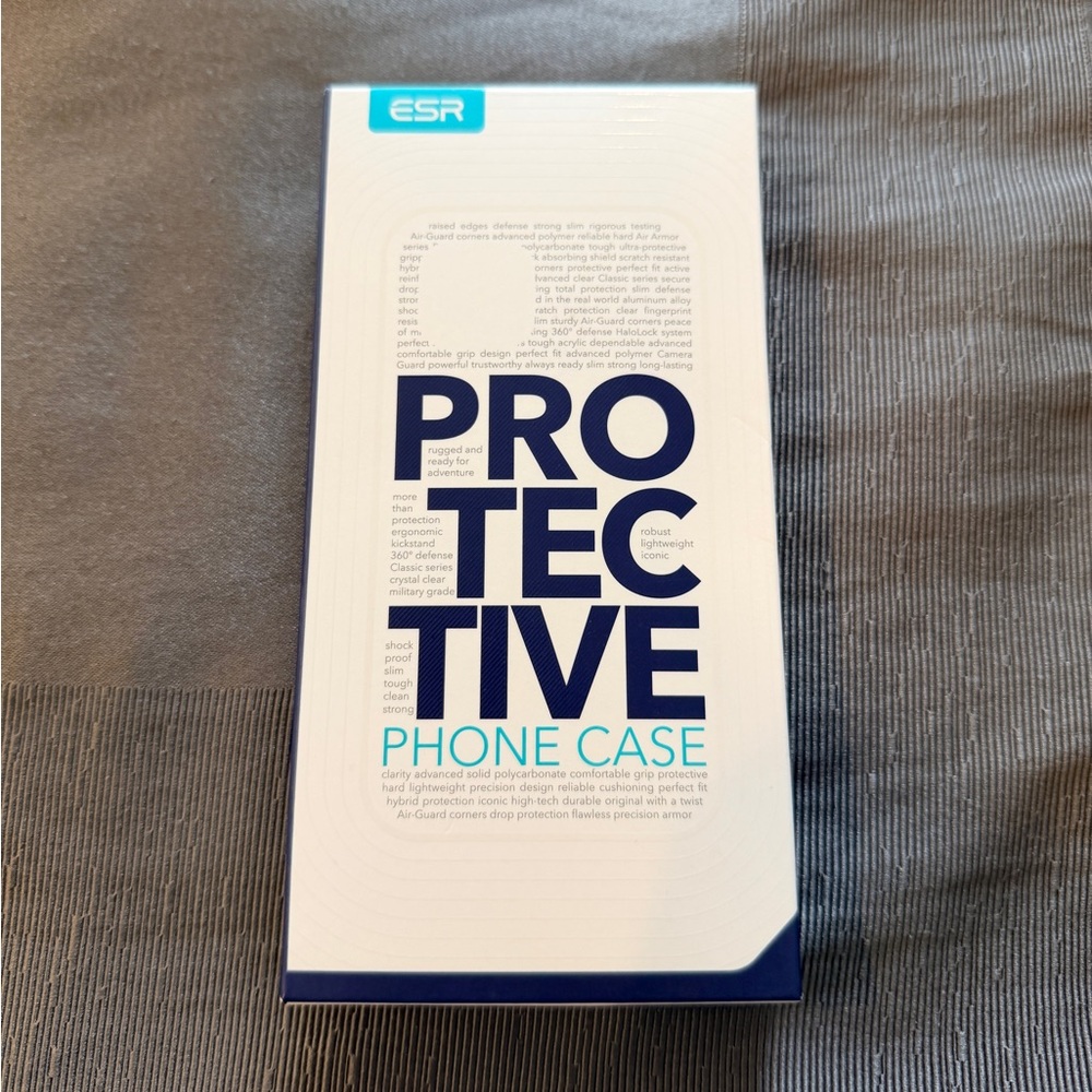 ESR Clear MagSafe-Compatible iPhone 13 Pro Case - Picture 3 of 4